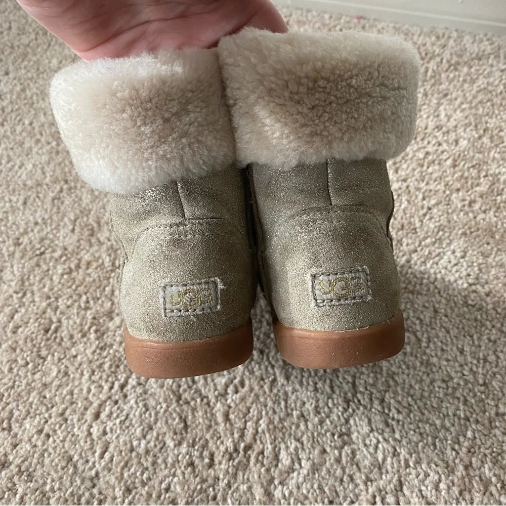UGG girl jorie